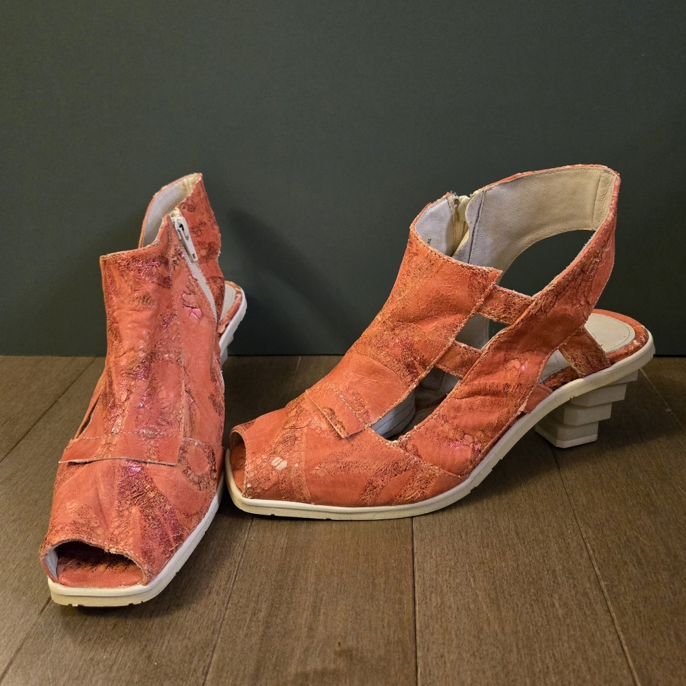 Eject Pink Leather Peep Toe Sandals Size 38 / 8  Sculptural Heel Portugal